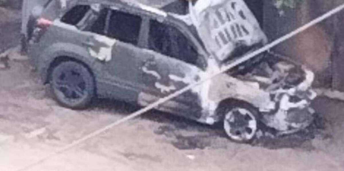 У Дніпрі на Калиновій підпалили військовий автомобіль