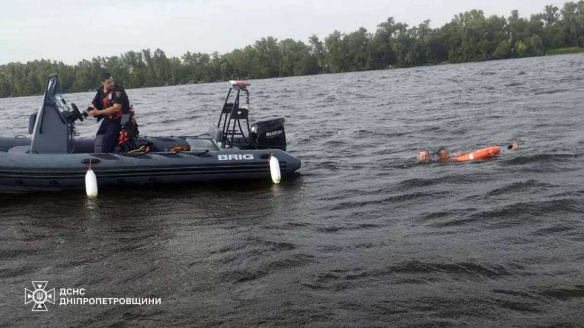 У Дніпрі врятували чоловіка, який ледь не потонув