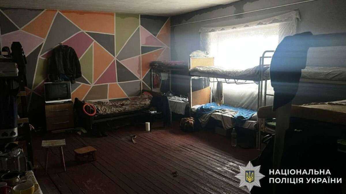 Утримували майже 300 людей в неволі: на Дніпропетровщині судитимуть організаторів злочинної групи