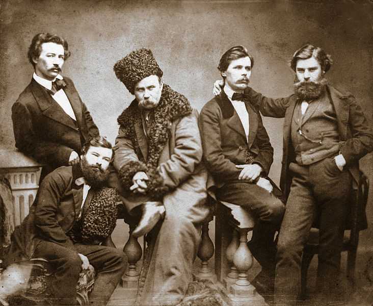 Тарас Шевченко з друзями: братами О. та М. Лазаревськими, Г. Честахівським і П. Якушкіним. Фото А. Деньєра (1859)