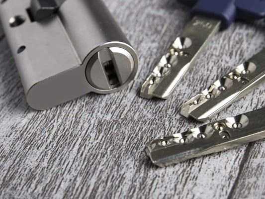 серцевина до замка обрати