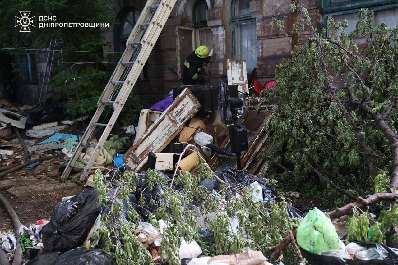 Масштнабна пожежа у центрі Дніпра 16.06: з'явилися подробиці