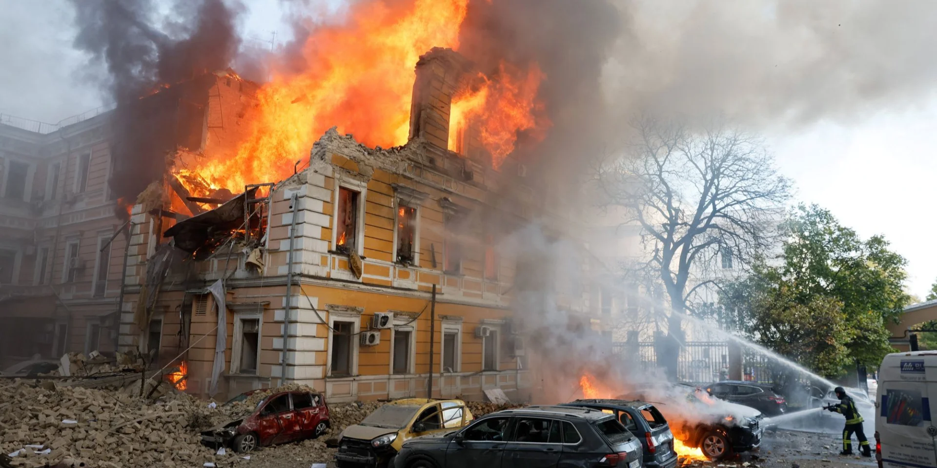 150 років історії: Будівля президії НАН, уражена дроном.