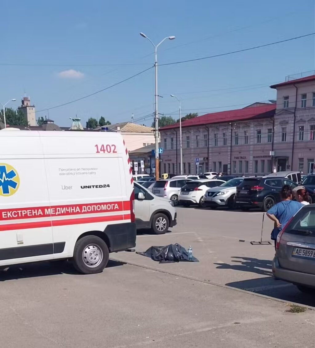 Трагедія на "Озерці": в Дніпрі загинула людина. Обставини з'ясовуються.