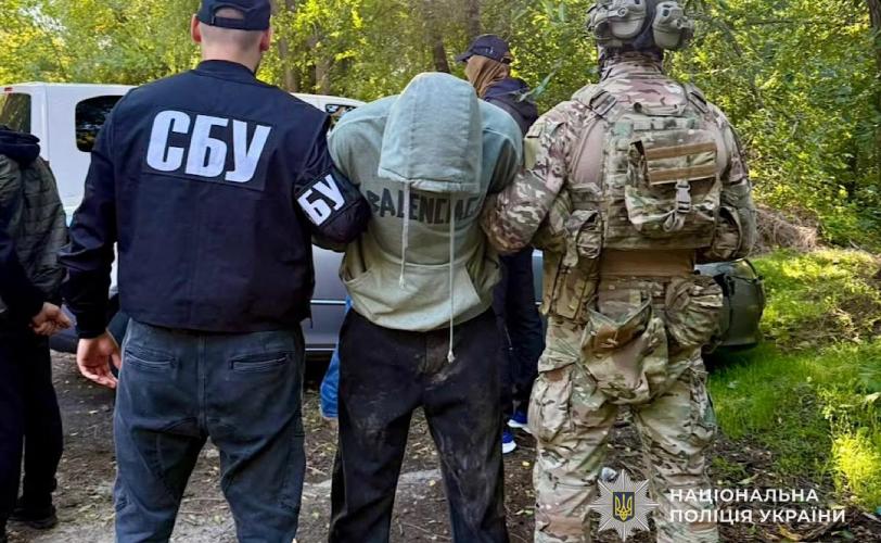 Дніпро: викрито торгівця зброєю та боєприпасами.