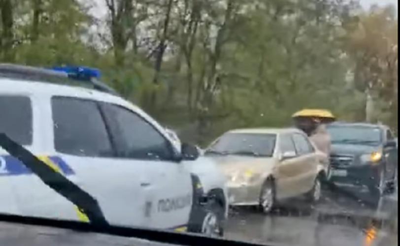 Лівобережжя Кам'янського: ДТП на очах у свідків (відео).